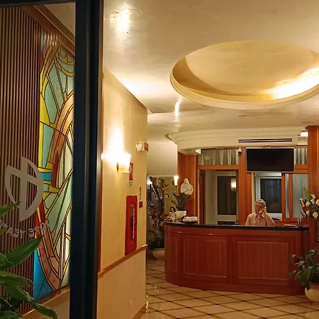 Гостевой дом Casa Per Ferie Mater Ecclesiae Delle Suore Teatine Рим